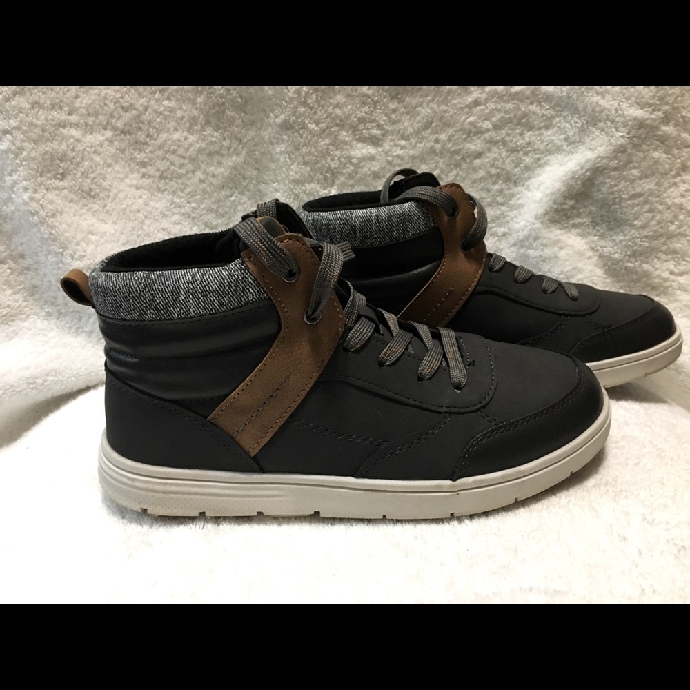 Cat & Jack Grey hi top Shoes